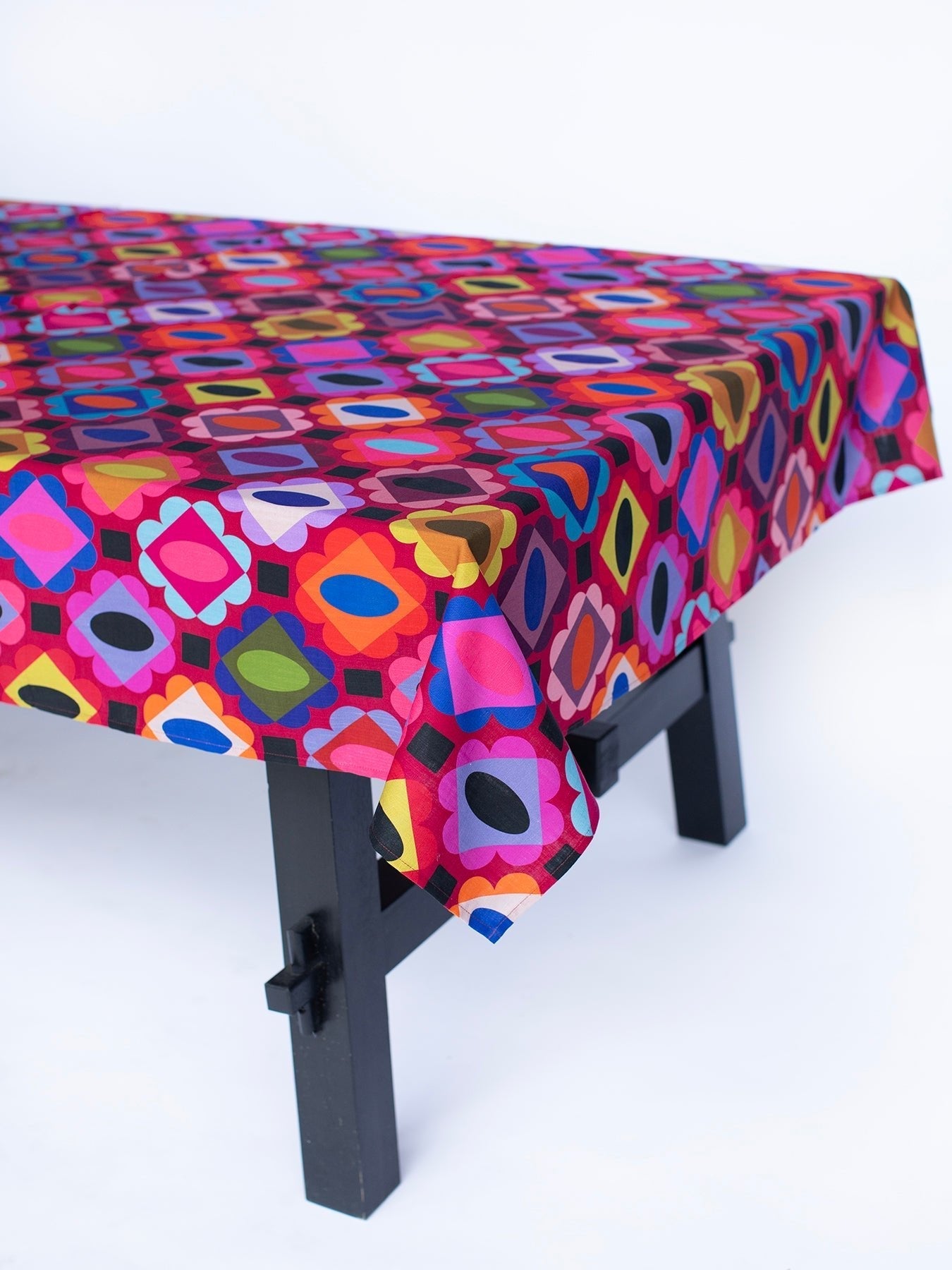 TABLECLOTH Gems Garnet - 56" x 84" rectangle - From Me To You