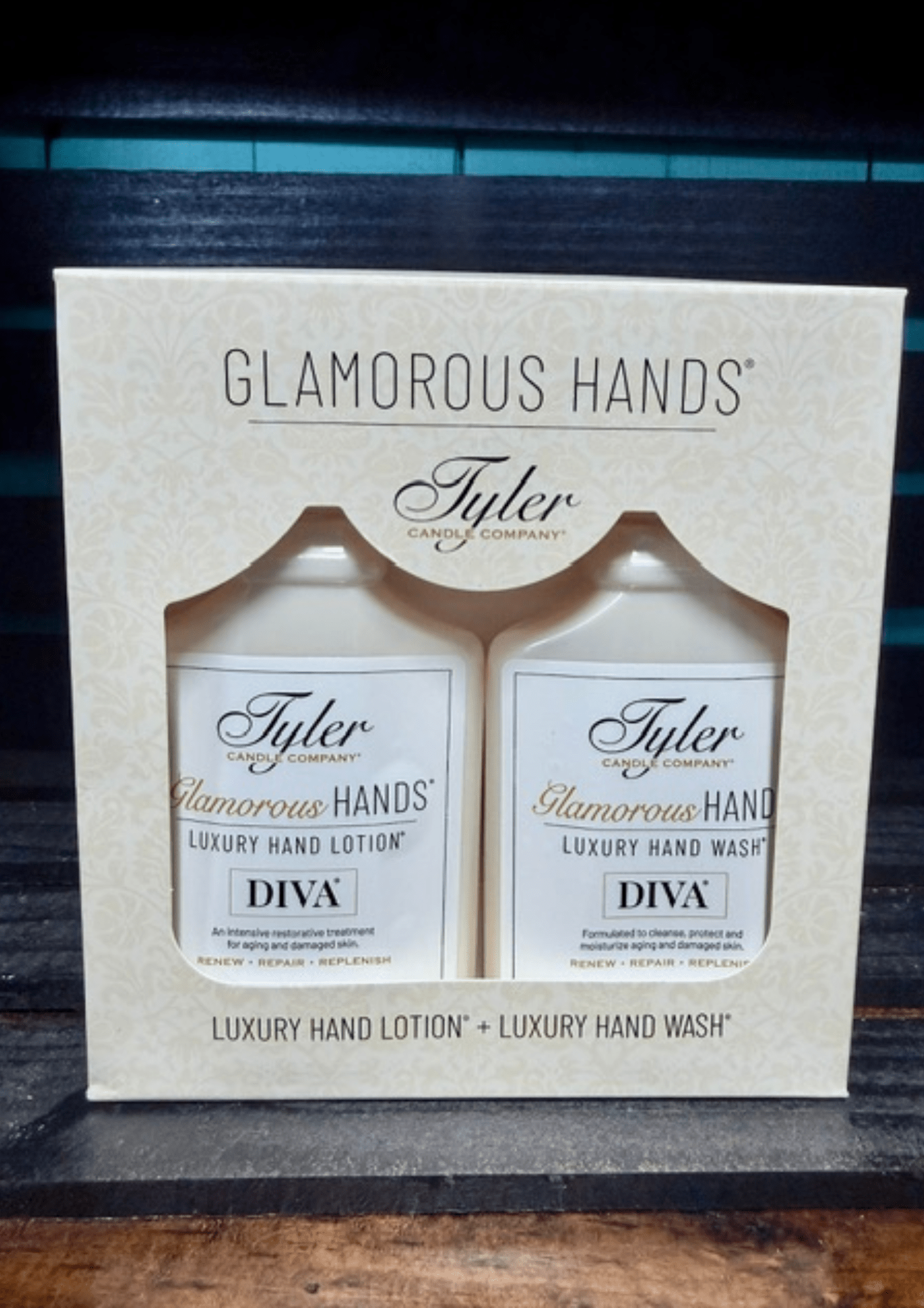 Tyler Candle Co. Glamorous Hands Gift Set-Diva - From Me To You