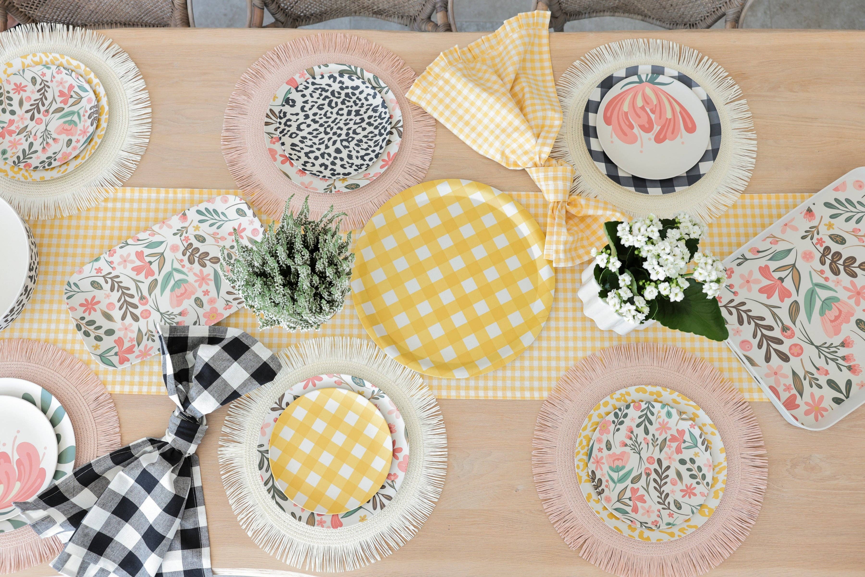 GINA CHECK TABLE RUNNER